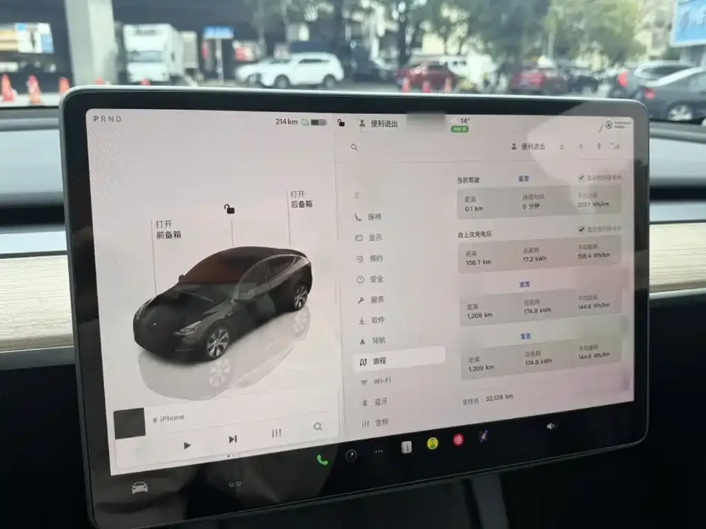 Tesla Model Y — фото 3