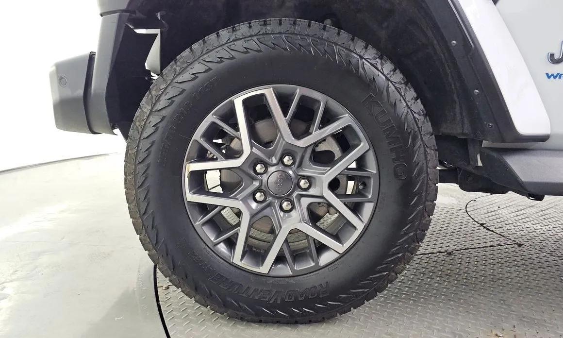 Jeep Wrangler — фото 8