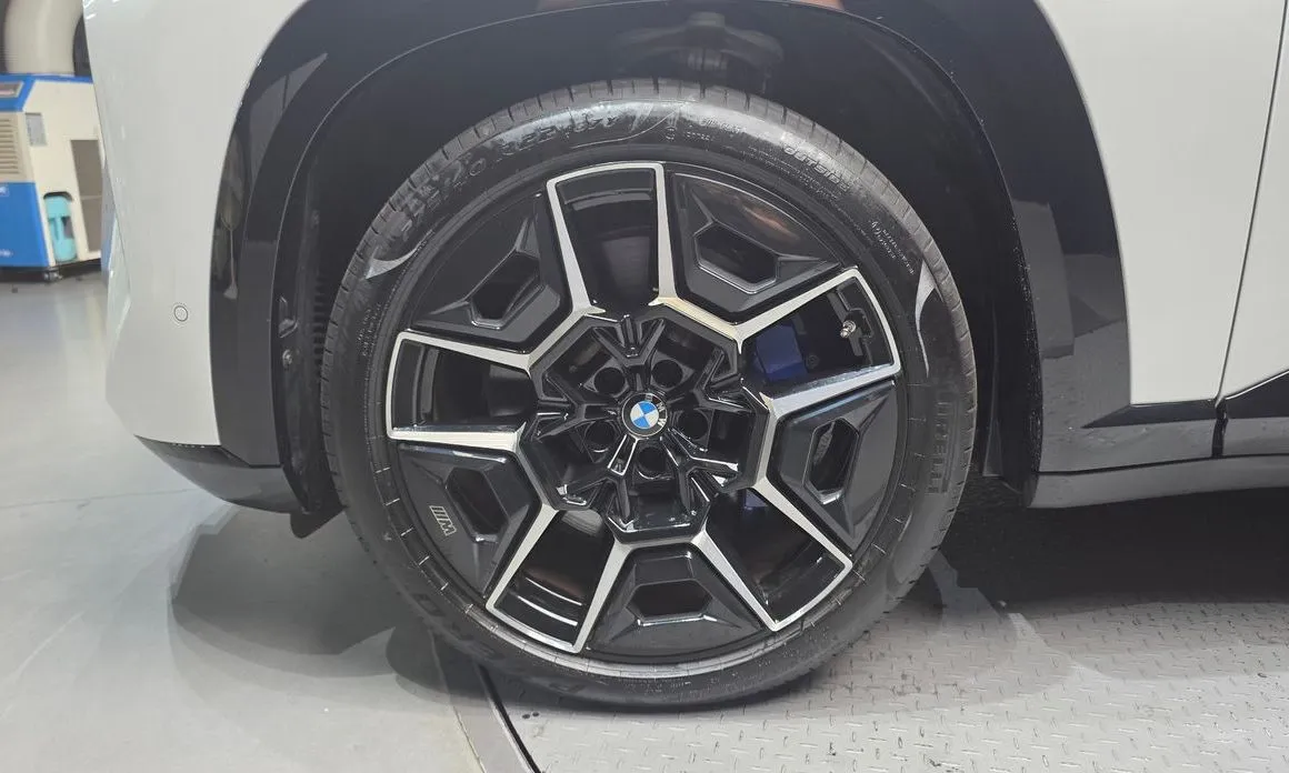 BMW XM — фото 8