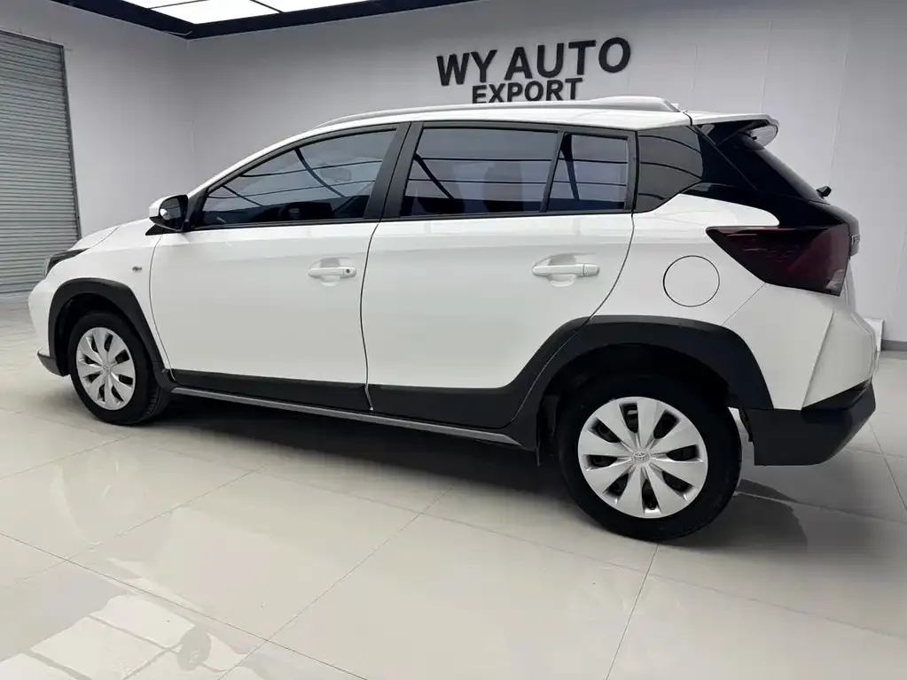 Toyota Yaris L — фото 6