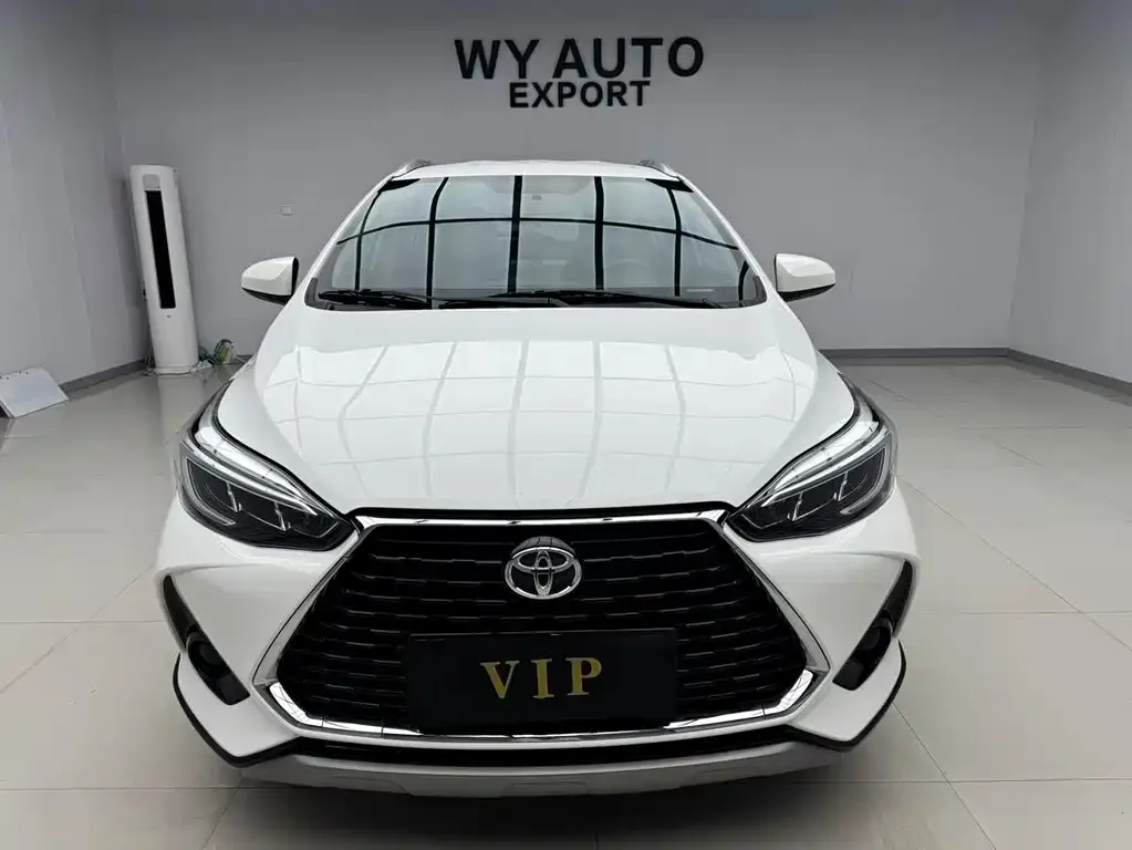 Toyota Yaris L — фото 4