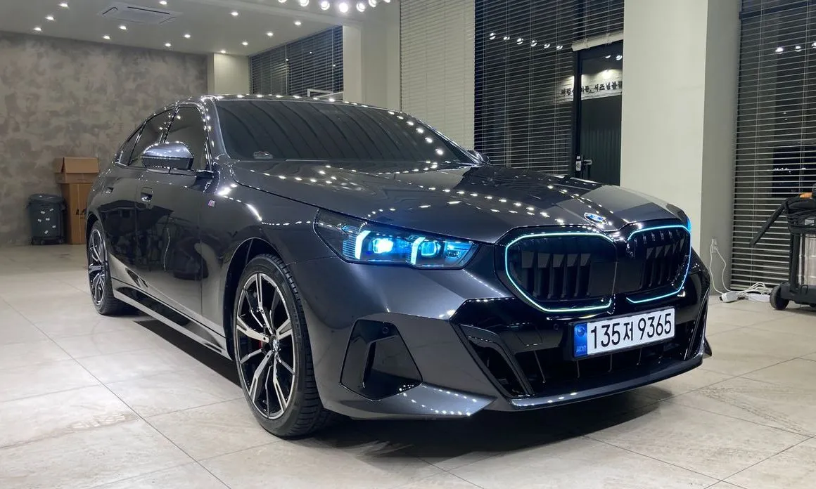 BMW 5-Series — фото 1