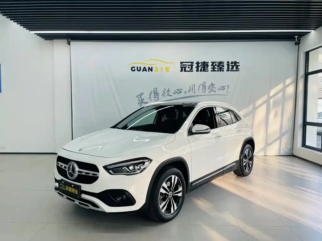 Mercedes-Benz GLA — фото 1
