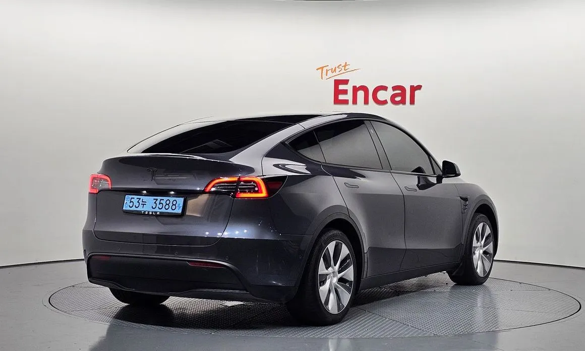 Tesla Model Y — фото 4