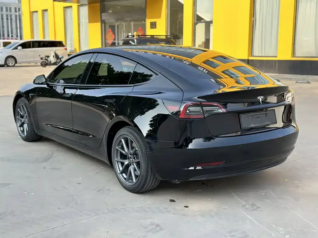 Tesla Model 3 — фото 2