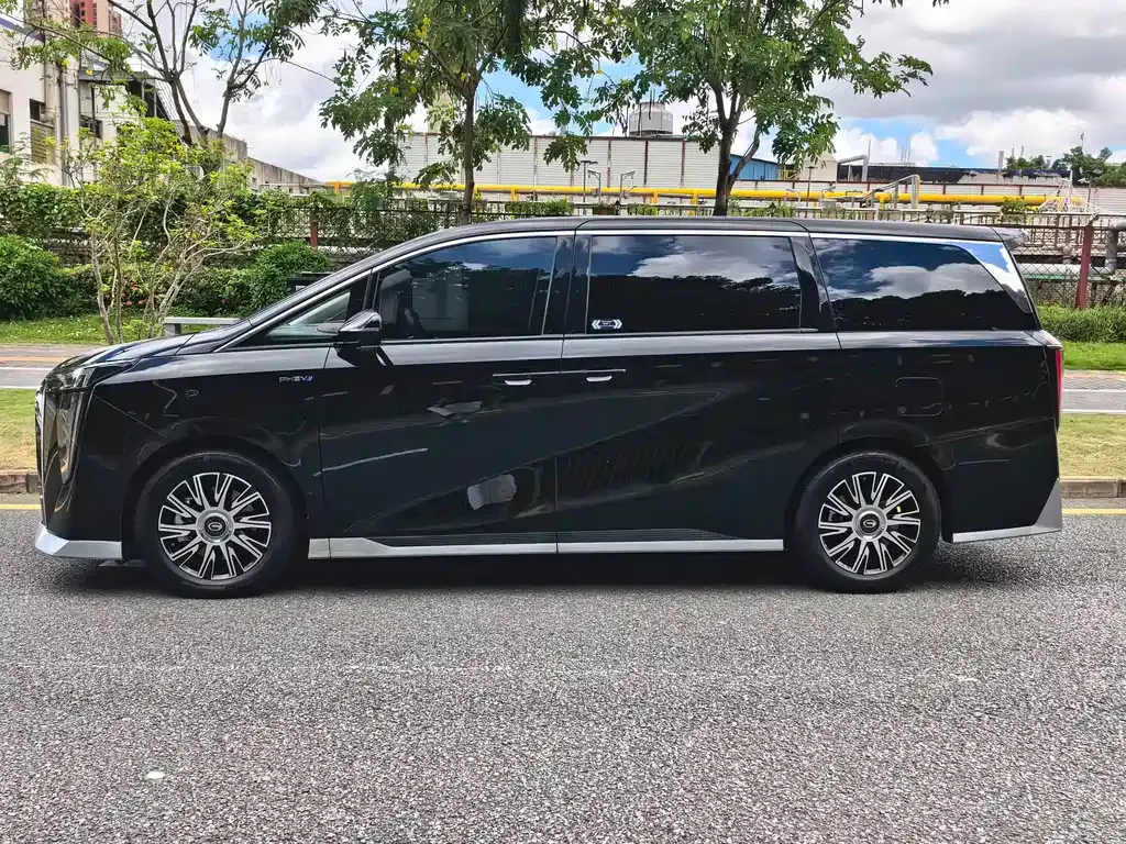 GAC Motor Trumpchi E9 — фото 10