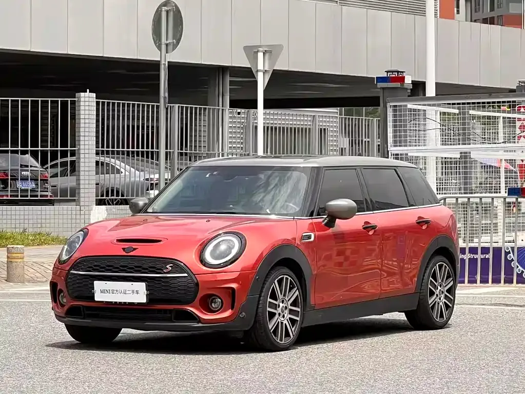 MINI Clubman — фото 1
