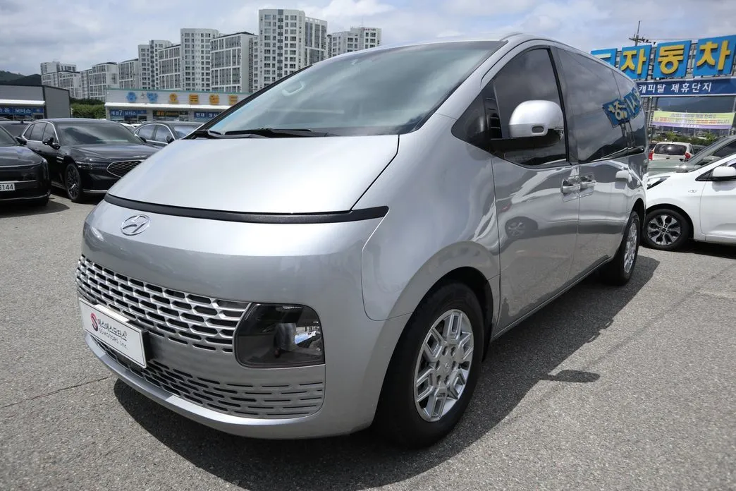 Hyundai Staria — фото 1