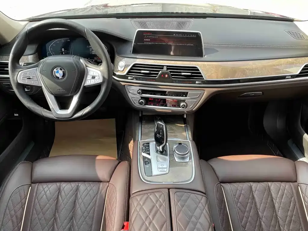 BMW 7 Series — фото 4