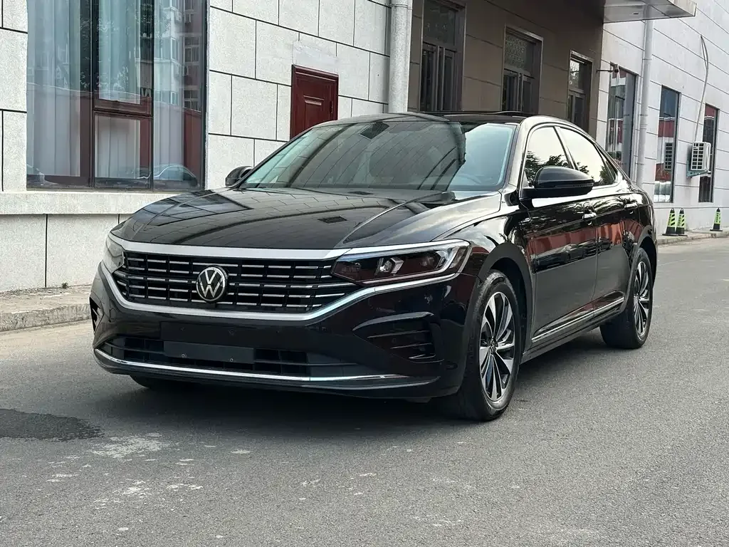 Volkswagen Passat — фото 1