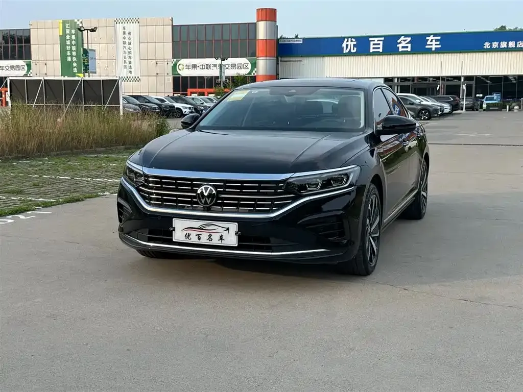 Volkswagen Passat — фото 1