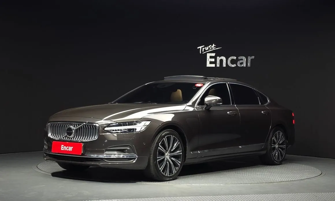 Volvo S90 — фото 1