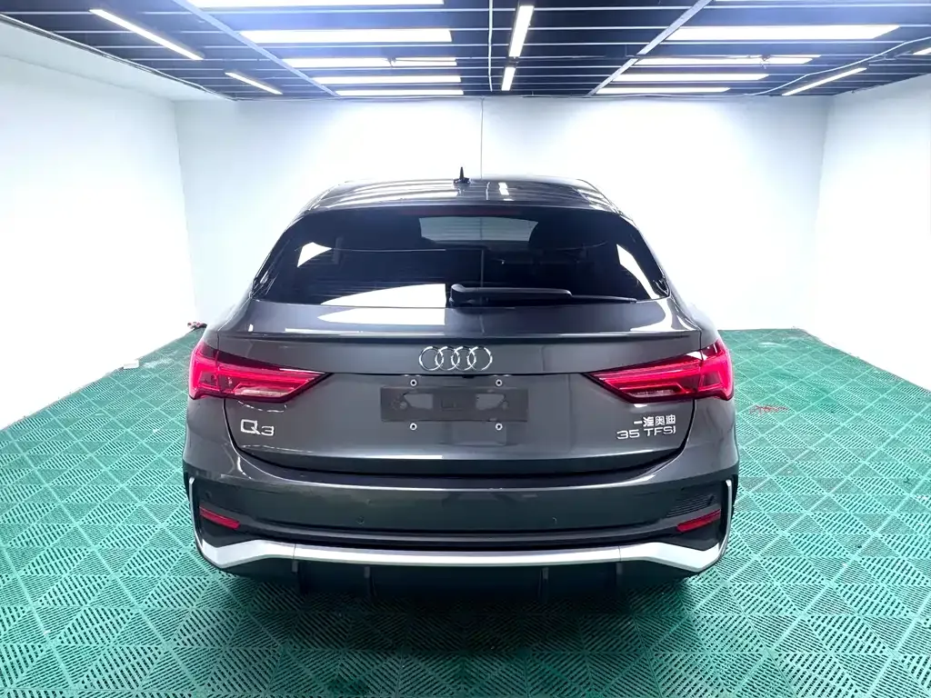 Audi Q3 Sportback — фото 10