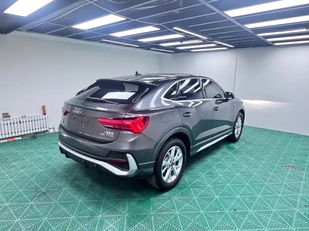 Audi Q3 Sportback — фото 9
