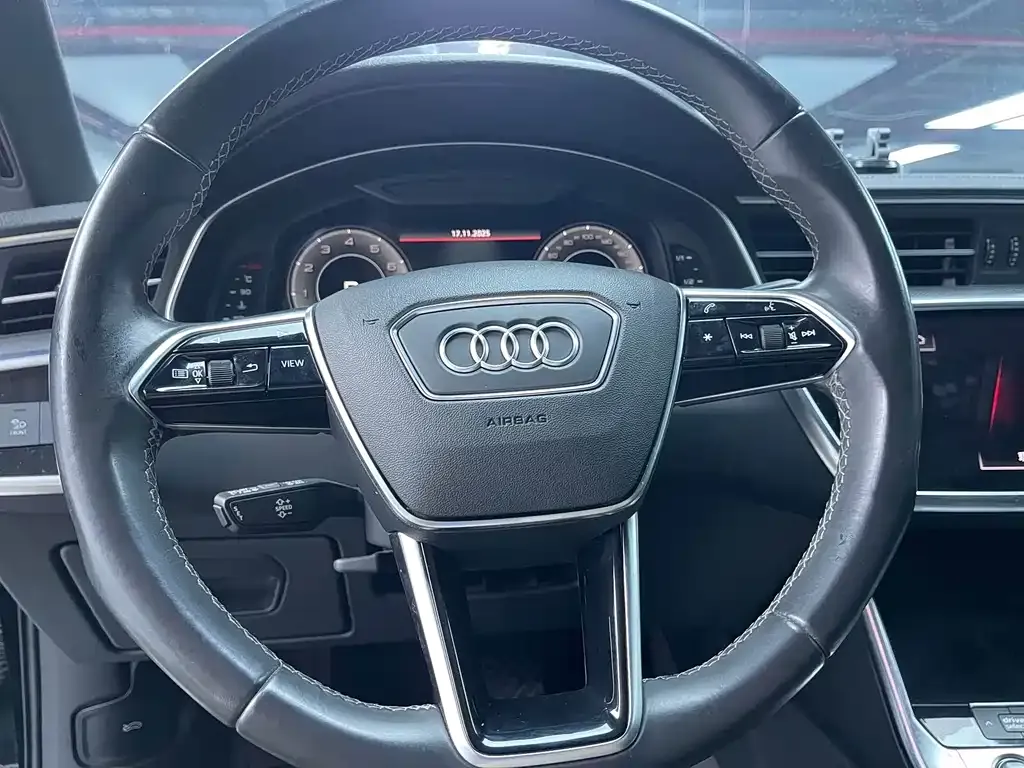 Audi A6L — фото 8