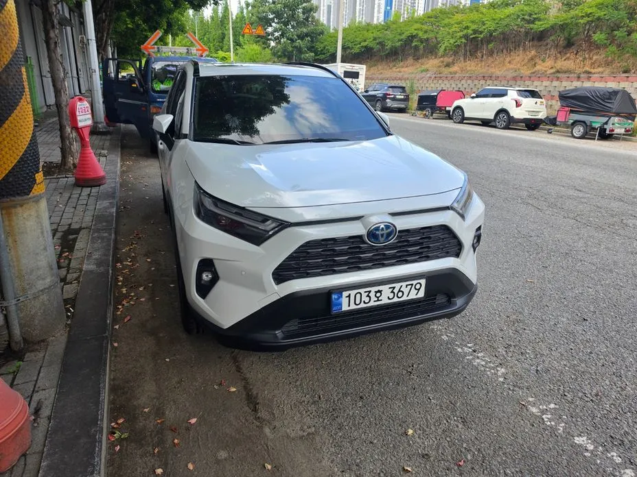 Toyota RAV4 — фото 7