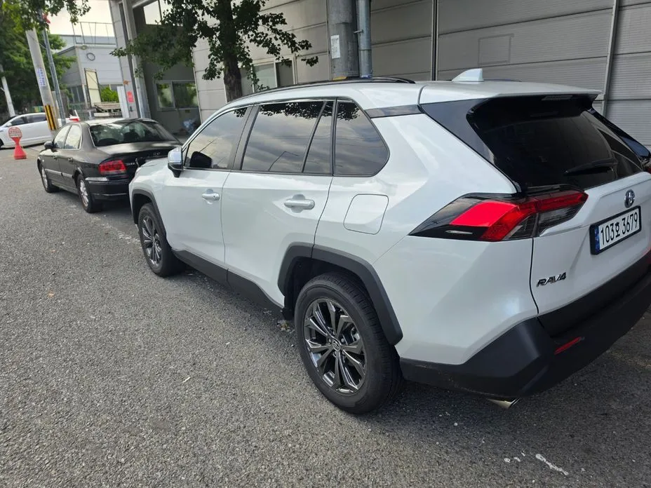 Toyota RAV4 — фото 5