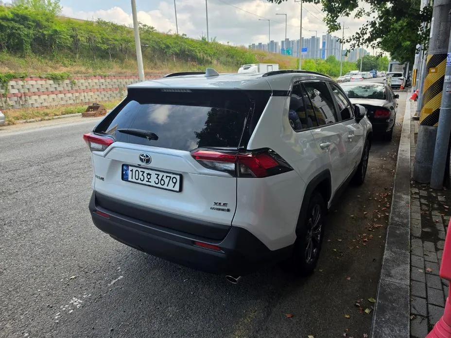 Toyota RAV4 — фото 2