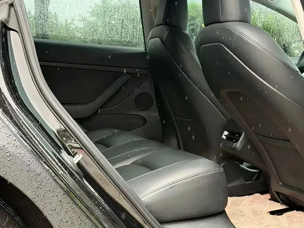 Tesla Model 3 — фото 3