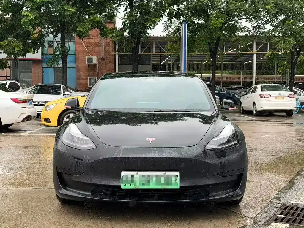 Tesla Model 3 — фото 10