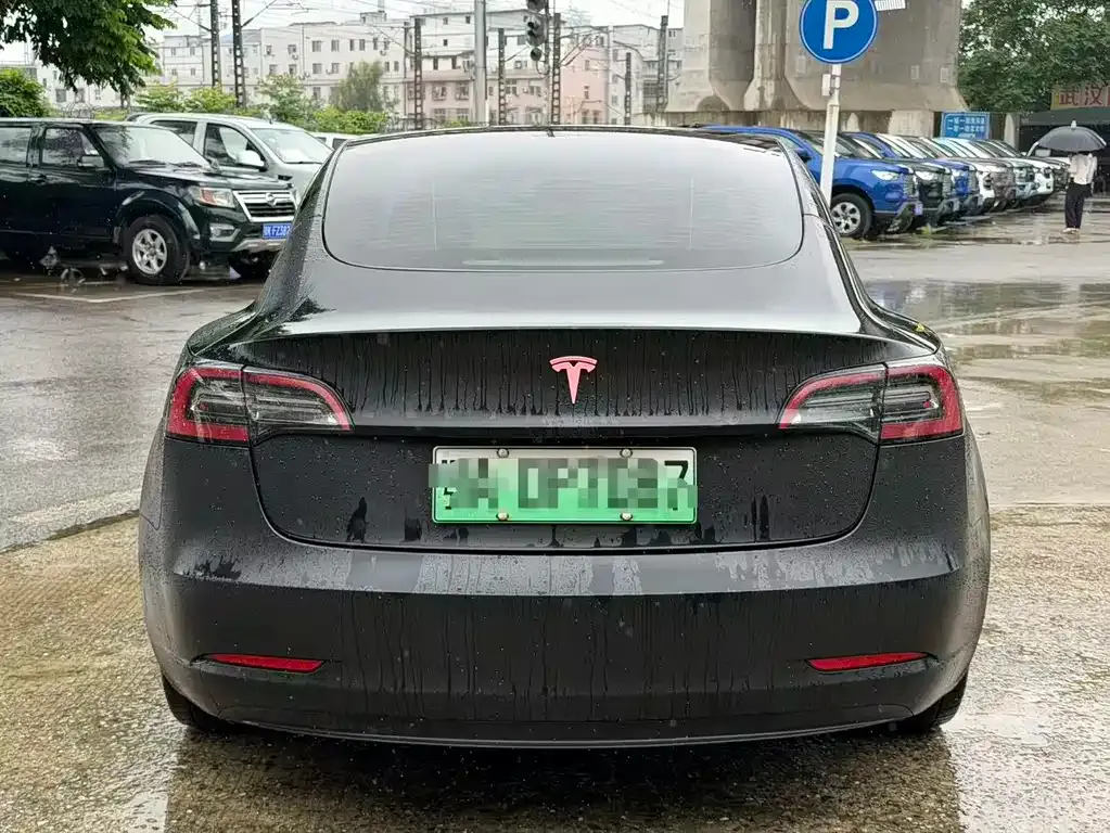 Tesla Model 3 — фото 5
