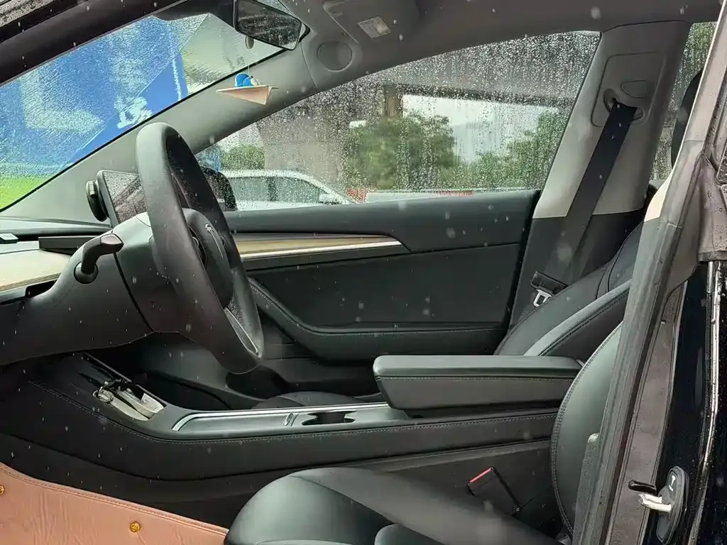Tesla Model 3 — фото 2