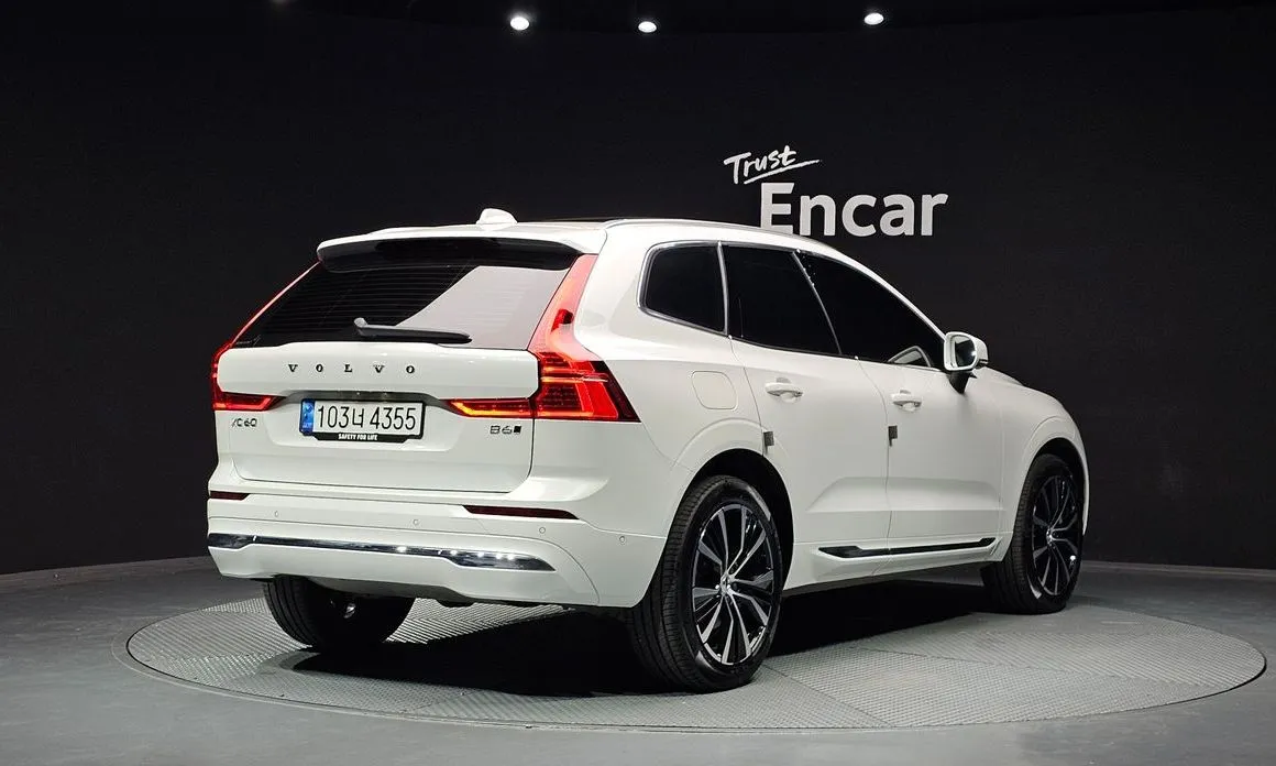 Volvo XC60 — фото 2
