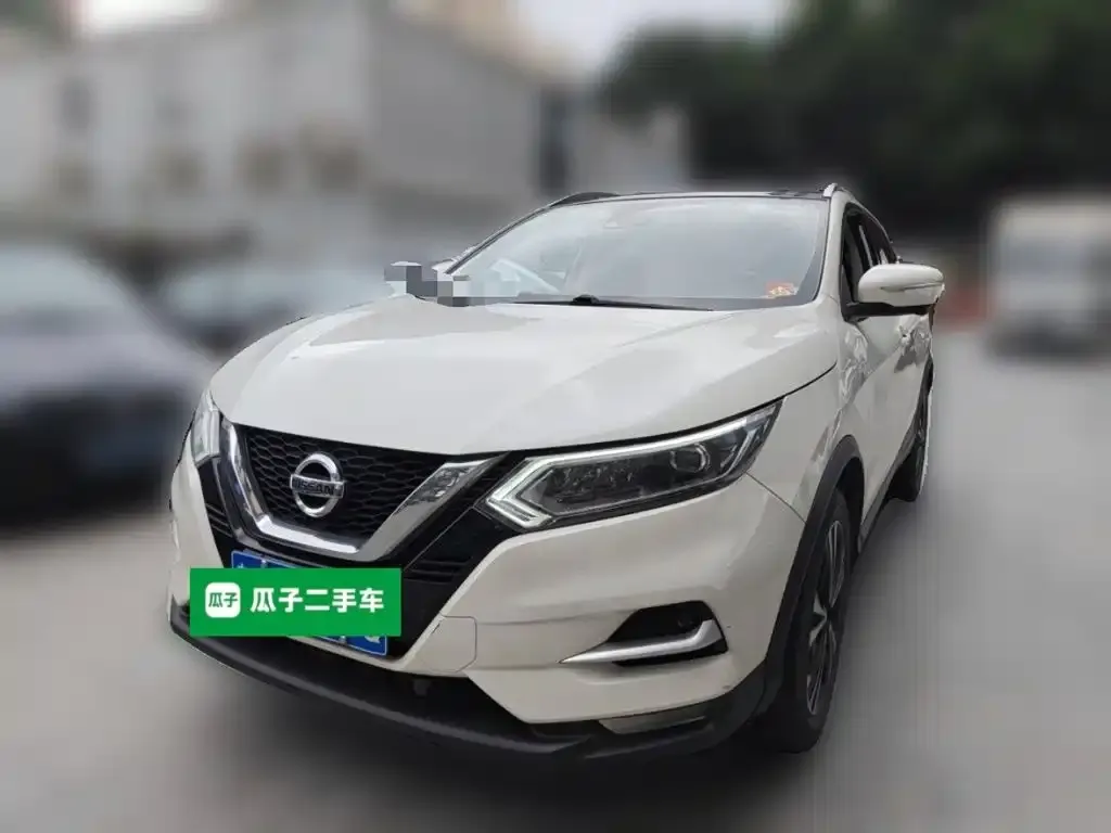 Nissan Qashqai — фото 1