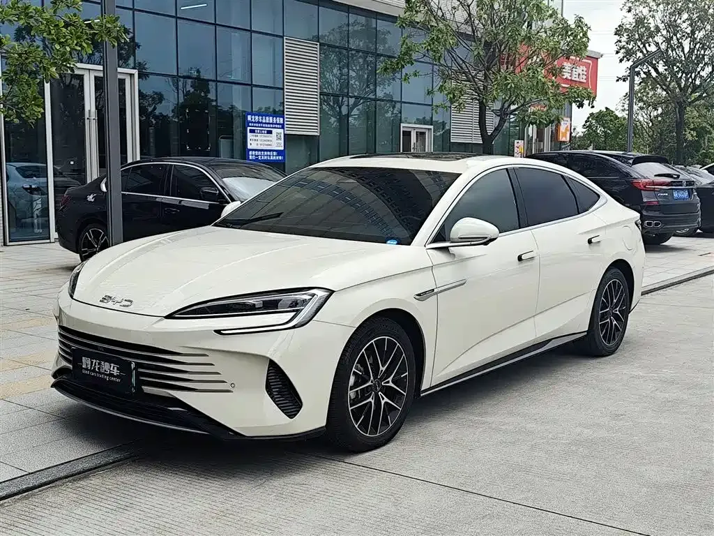 BYD Seal — фото 1