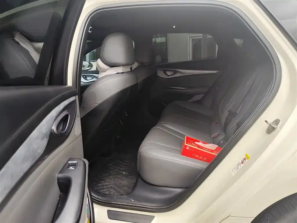 BYD Seal — фото 3