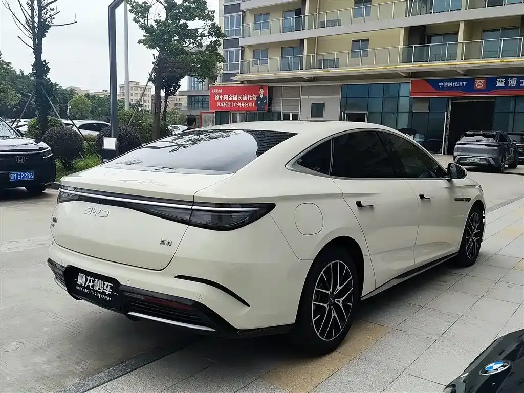 BYD Seal — фото 8