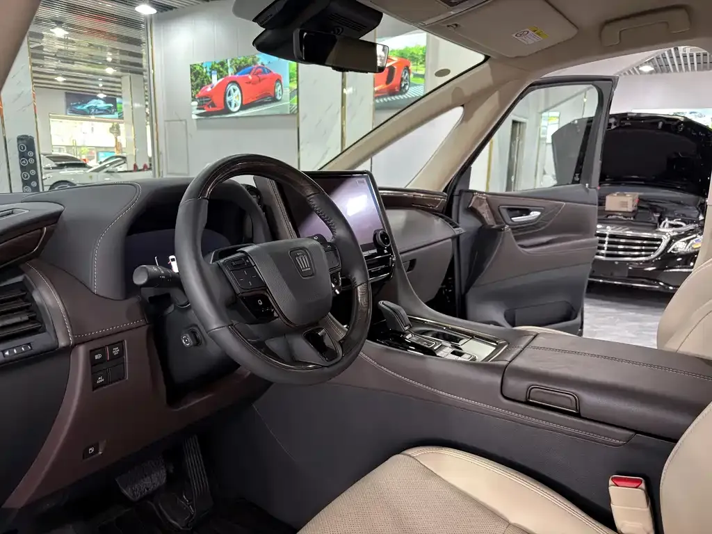 Toyota Vellfire — фото 8