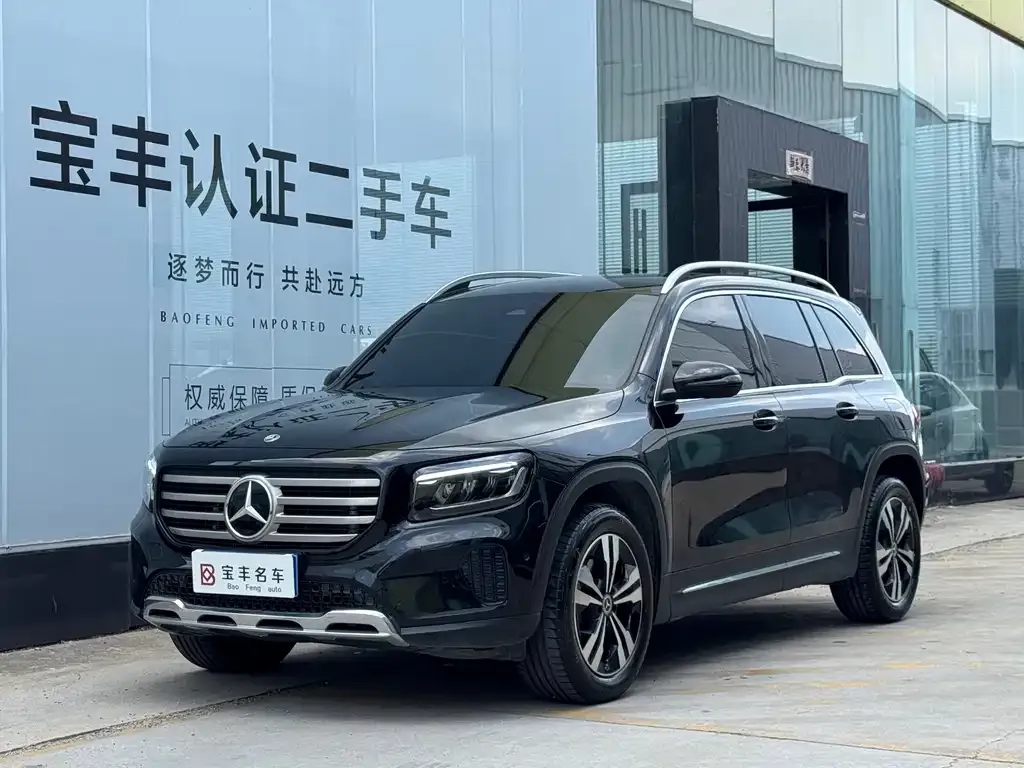 Mercedes-Benz GLB — фото 1