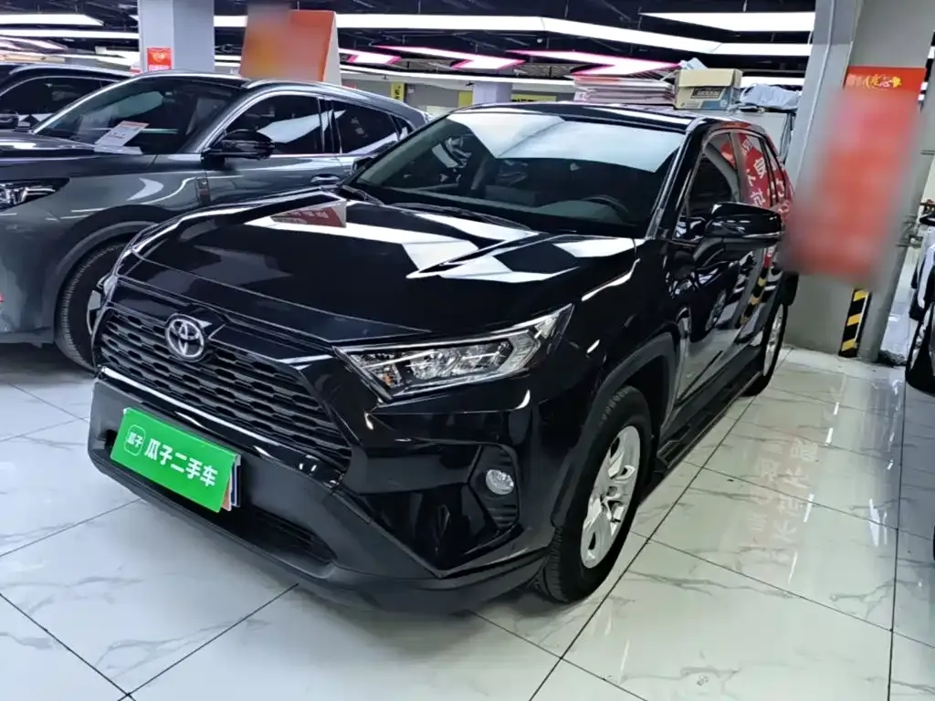 Toyota RAV4 — фото 4