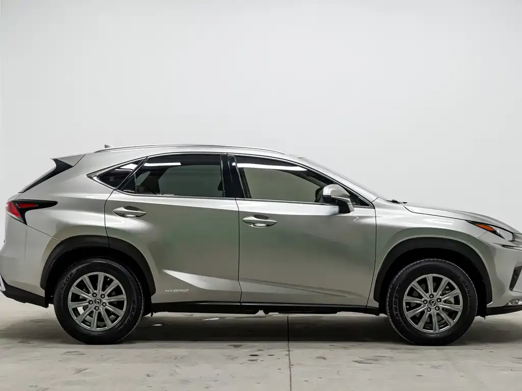 Lexus NX — фото 6
