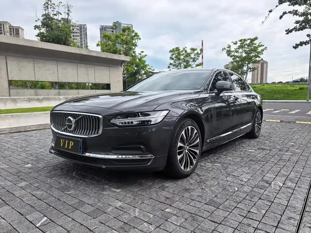 Volvo S90 — фото 1