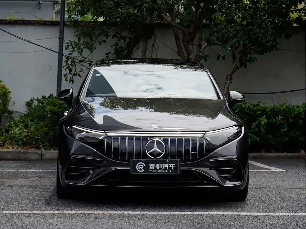 Mercedes-Benz EQS AMG — фото 6