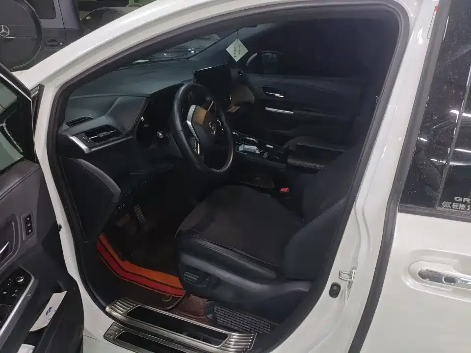 Toyota Granvia — фото 4