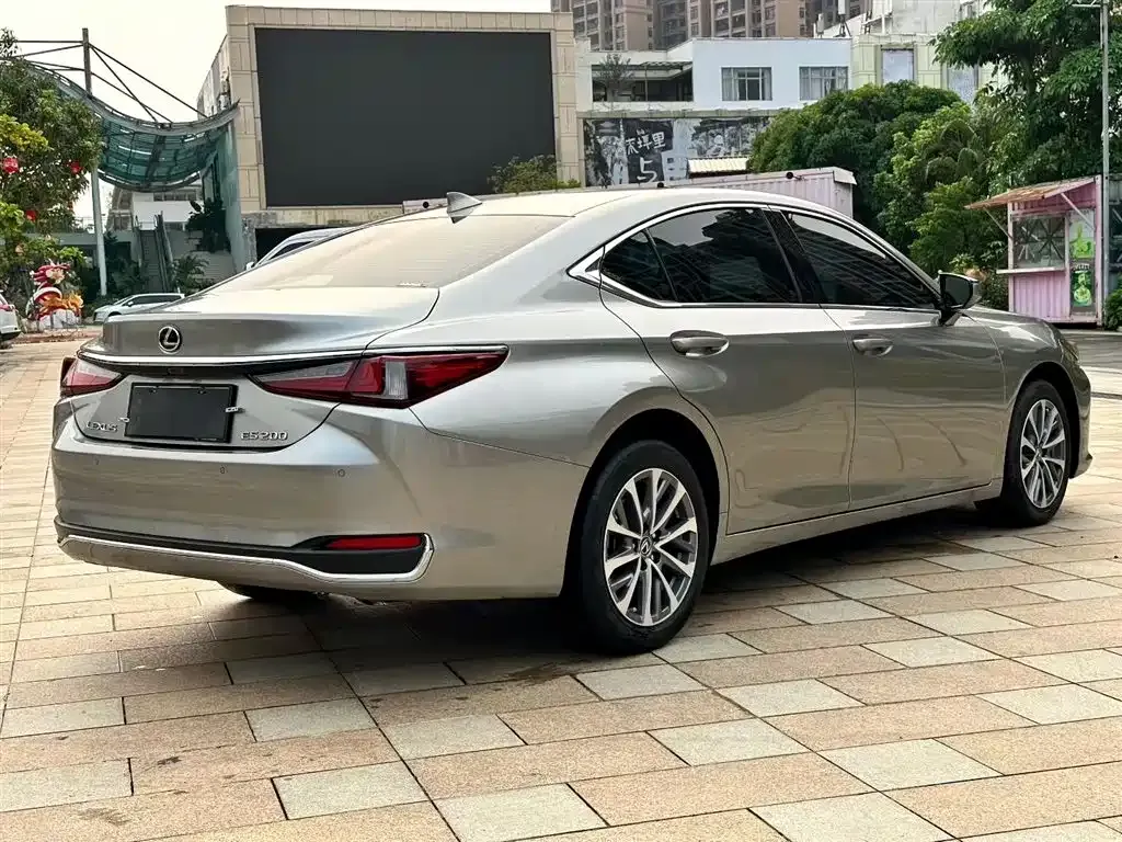 Lexus ES — фото 9