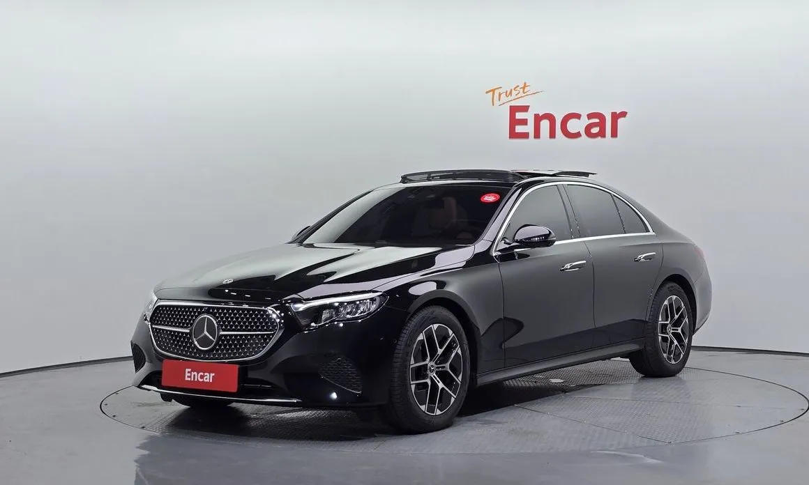 Mercedes-Benz E-Class — фото 1