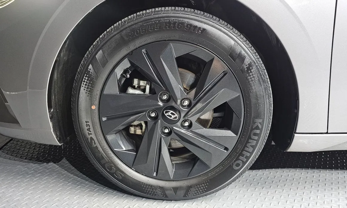 Hyundai AVANTE — фото 9