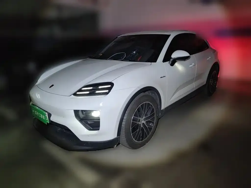 Porsche Macan EV — фото 1