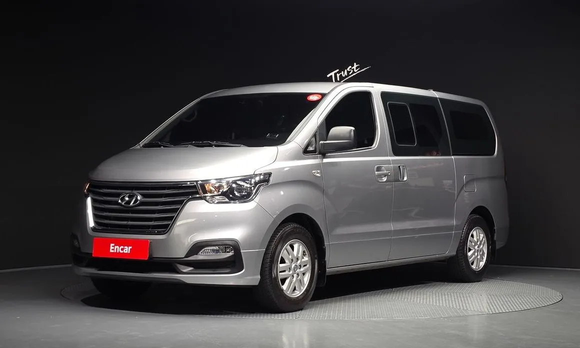 Hyundai Starex — фото 1