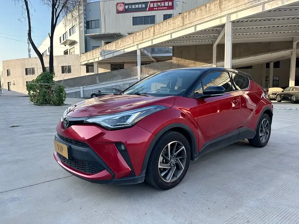 Toyota C-HR — фото 1