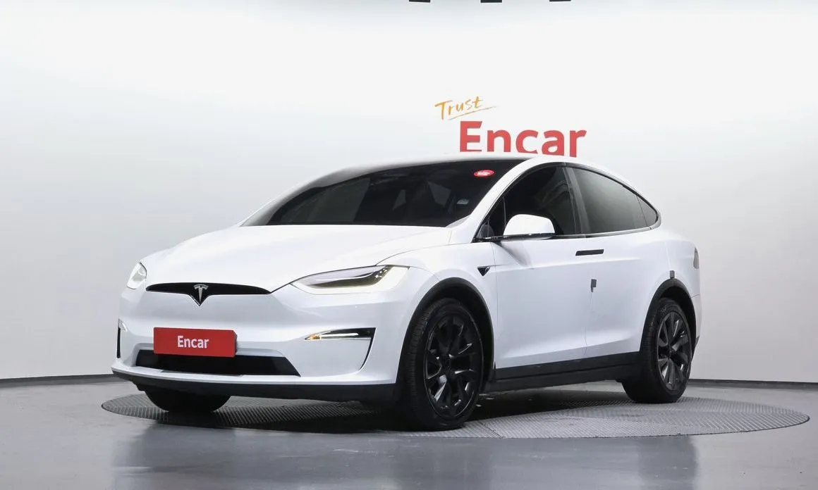 Tesla Model X — фото 1
