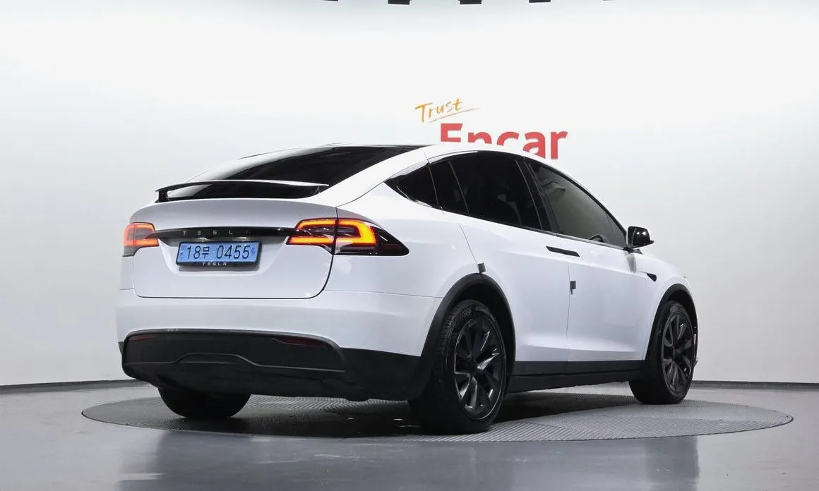 Tesla Model X — фото 4