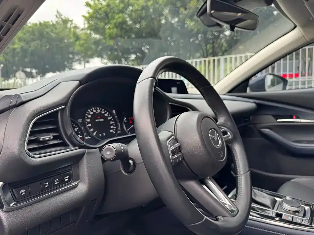 Mazda CX-30 — фото 4