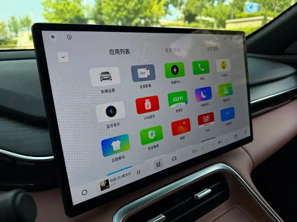 Geely Galaxy L6 — фото 10