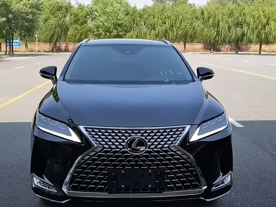 Lexus RX — фото 1