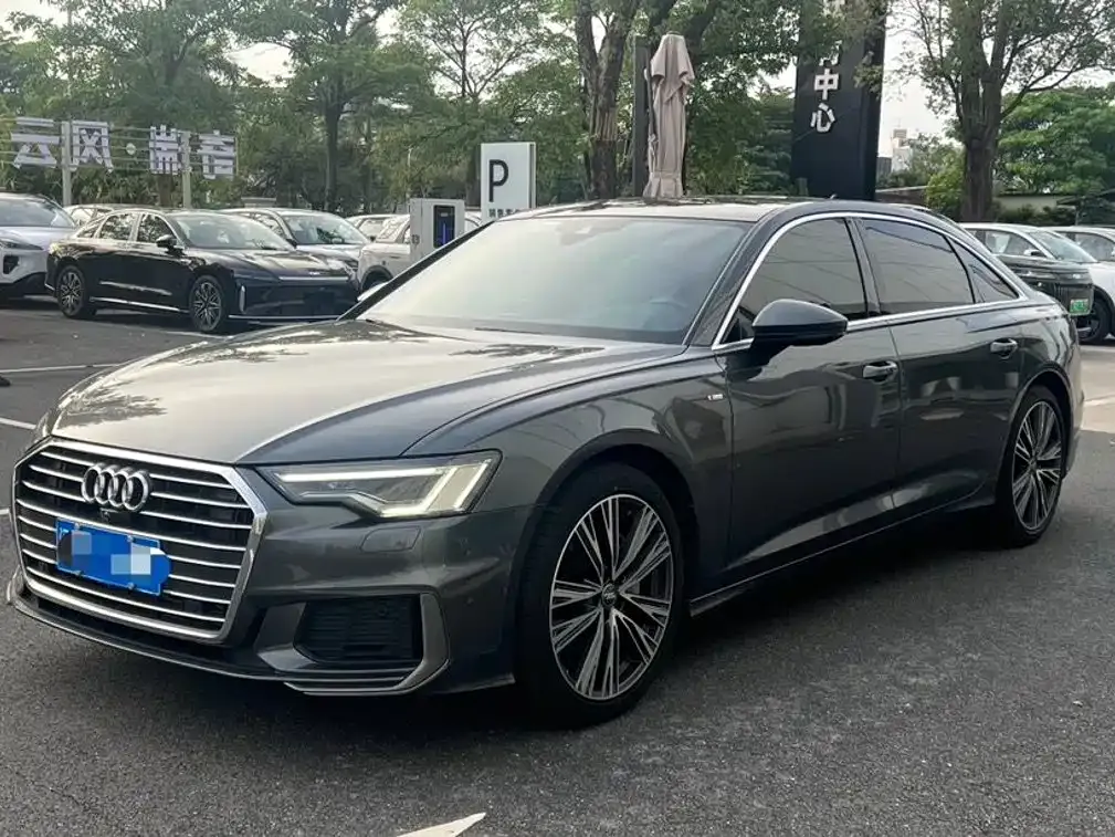 Audi A6L — фото 1
